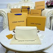 Louis Vuitton LV Shoulder Bag White Size 24.5 x 15.5 x 9 cm - 3