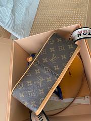 Louis Vuitton LV Shoulder Bag M45985 Size 24 x 15 x 9 cm  - 4