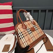 Burberry Handbag Size 31 x 22 x 11 cm - 3