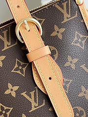 Louis Vuitton LV Handbag Size 27.5×13×23.5 cm - 3