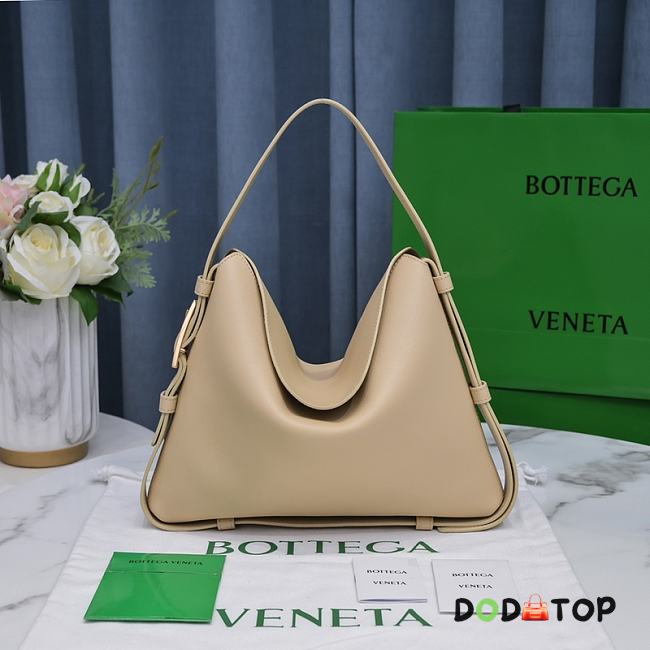 Bottega Veneta Shoulder Bag Beige Size 30x23x16 cm - 1