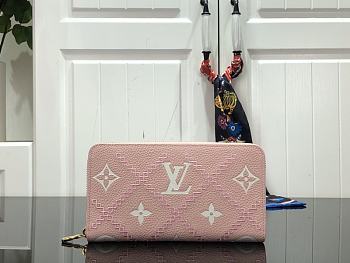 Louis Vuitton LV Wallet Pink Size 19.5x10.5x2.5 cm