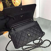 Chanel boy woc black caviar leather in gold & silver hardware Size 19 x 12 cm - 5