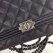 Chanel boy woc black caviar leather in gold & silver hardware Size 19 x 12 cm - 6