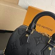 Louis Vuitton LV Shoulder Bag Size 21 x 12 x 15 cm - 2