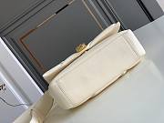BVL Shoulder Bag White Size 22.5 x 15 x 10 cm - 5