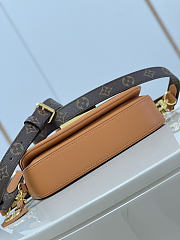 Louis Vuitton LV Swing Handbag Brown M20393 Size 24 x 15 x 6 cm - 3