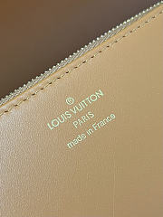 Louis Vuitton LV Swing Handbag Brown M20393 Size 24 x 15 x 6 cm - 6