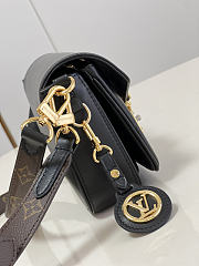 Louis Vuitton LV Swing Handbag Black M20393 Size 24 x 15 x 6 cm - 2