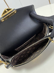 Louis Vuitton LV Swing Handbag Black M20393 Size 24 x 15 x 6 cm - 6