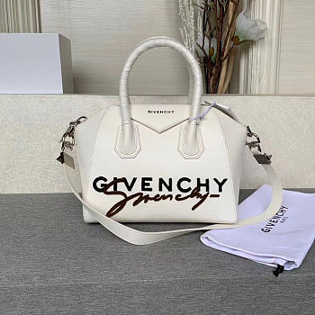 Givenchy Bag White Size 33 cm