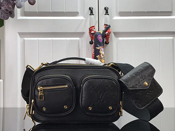 Louis Vuitton LV Shoulder Bag Black Size 18 x 11 x 10 cm