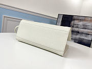 Louis Vuitton LV Handbag White Size 27.5 x 22 x 12 cm - 2