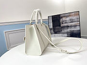 Louis Vuitton LV Handbag White Size 27.5 x 22 x 12 cm - 3