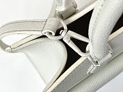 Louis Vuitton LV Handbag White Size 27.5 x 22 x 12 cm - 4