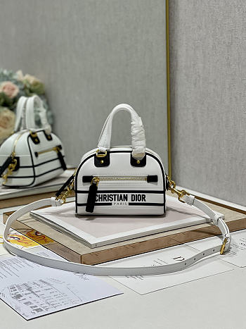 Dior Handbag White Size 17×10×13 cm