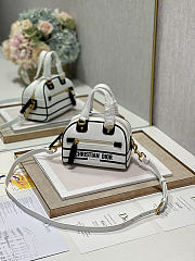 Dior Handbag White Size 17×10×13 cm - 5