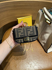 Fendi Small Chain Bag Size 7 cm - 3