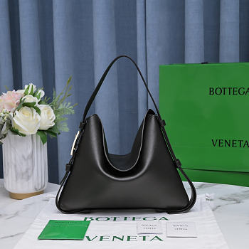 Bottega Veneta Shoulder Bag Black Size 30x23x16 cm