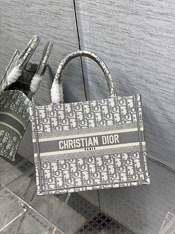 Dior Tote Bag Classic Embroidery Gray Size 26 x 8 x 22 cm