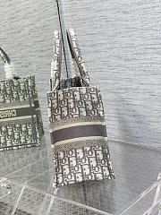 Dior Tote Bag Classic Embroidery Gray Size 26 x 8 x 22 cm - 5
