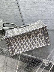 Dior Tote Bag Classic Embroidery Gray Size 26 x 8 x 22 cm - 6