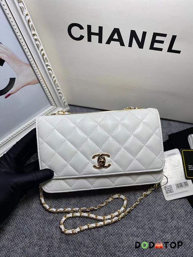 Chanel Woc White Size 19 cm - 1