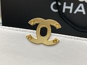 Chanel Box Bag White Size 12.5 x 17 cm - 6