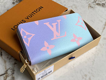 Louis Vuitton LV Zippy Wallet Size 19.5-10.5-2.5 cm