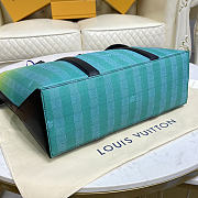 Louis Vuitton LV WKD TOTE PM Size 37 x 29 x 13 cm - 5