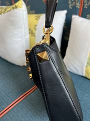 Valentino Chain Bag Black Size 28 x 22 x 8 cm - 4