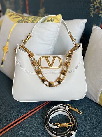 Valentino Chain Bag White Size 28 x 22 x 8 cm