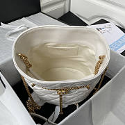 Chanel Bucket Bag White Size 23 x 23 x 16 cm - 2