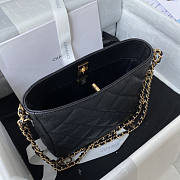 Chanel Small Hobo Bag Black Size 16 x 19 x 8 cm - 2