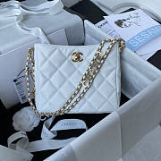 Chanel Small Hobo Bag White Size 16 x 19 x 8 cm - 1