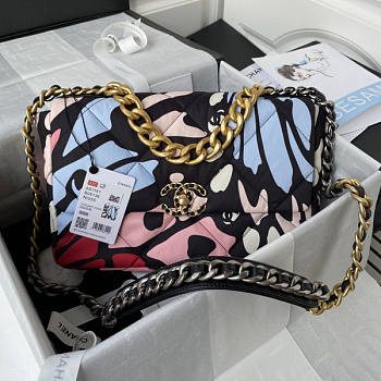 Chanel 19 Flap Bag Size 20 x 30 x 10 cm
