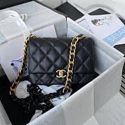 Chanel Small Flap Bag Black Size 16 x 22 x 7 cm - 1