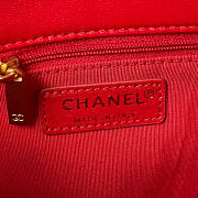 Chanel Small Flap Bag Red Size 16 x 22 x 7 cm - 2