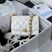 Chanel Small Flap Bag White Size 16 x 22 x 7 cm - 1