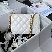 Chanel Small Flap Bag White Size 16 x 22 x 7 cm - 4