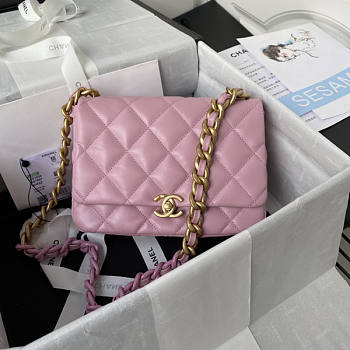 Chanel Small Flap Bag Pink Size 16 x 22 x 7 cm