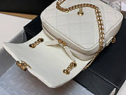 Chanel Backpack White Size 20 x 19 x 8 cm - 3