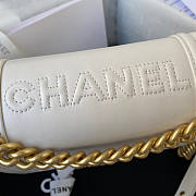Chanel Mini Boy Chanel Handbag White Size 16 x 18 x 8.5 cm - 2