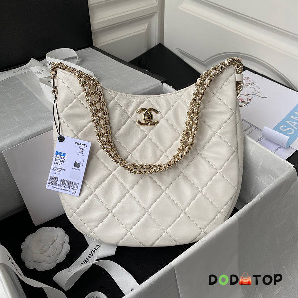 Chanel Hobo Handbag White Size 26 x 26 x 8 cm - 1