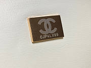 Chanel Bucket Bag Cream Size 17 x 15 x 9 cm - 2