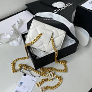 Chanel Clutch With Chain White Size 11 x 15.5 x 4.5 cm - 4