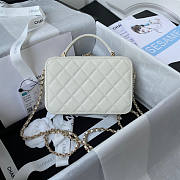 Chanel Vanity Case White Size 18.5 x 12.5 x 6 cm - 6