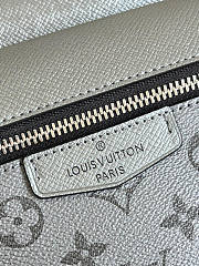 Louis Vuitton LV Outdoor Messenger Size 26 x 20 x 10.5 cm - 6