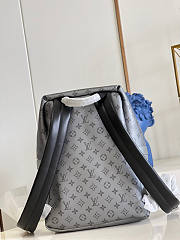 Louis Vuitton LV Discovery Backpack PM Size 37 x 40 x 20 cm - 6