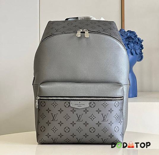 Louis Vuitton LV Discovery Backpack PM Size 37 x 40 x 20 cm - 1